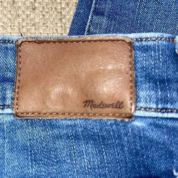 Madewell High Rise Skinny jeans Raw Edge - size 27.     O - Picture 4 of 6
